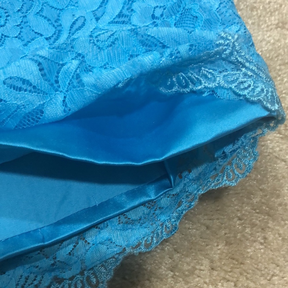 JJ’s House mini lace cocktail dress in pool blue - Picture 15 of 17